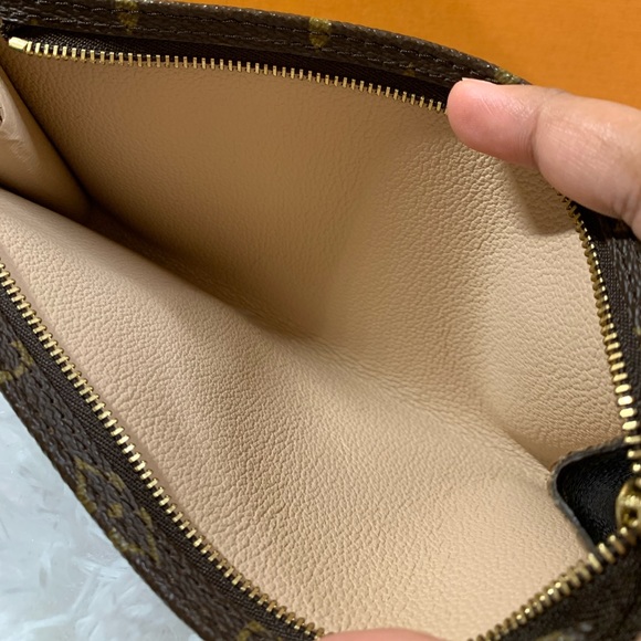 ✨🛍S O L D✨🛍Louis Vuitton Pochette Monogram - Picture 9 of 12